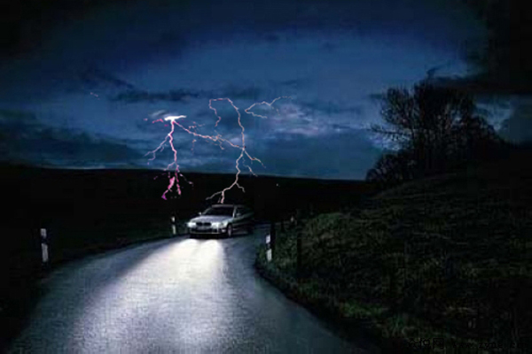 雷雨天开车能不能用手机导航，能不能接打电话，雷雨天气开车需要注意哪些事项